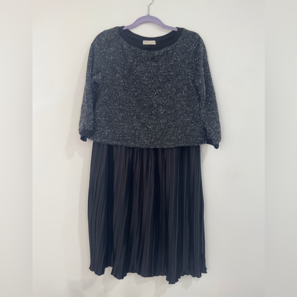 JUST LIVING Chic Black and Gray Dress